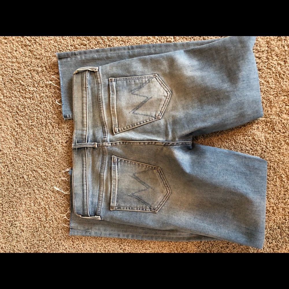 Mother Denim size 27 cropped saw hem
